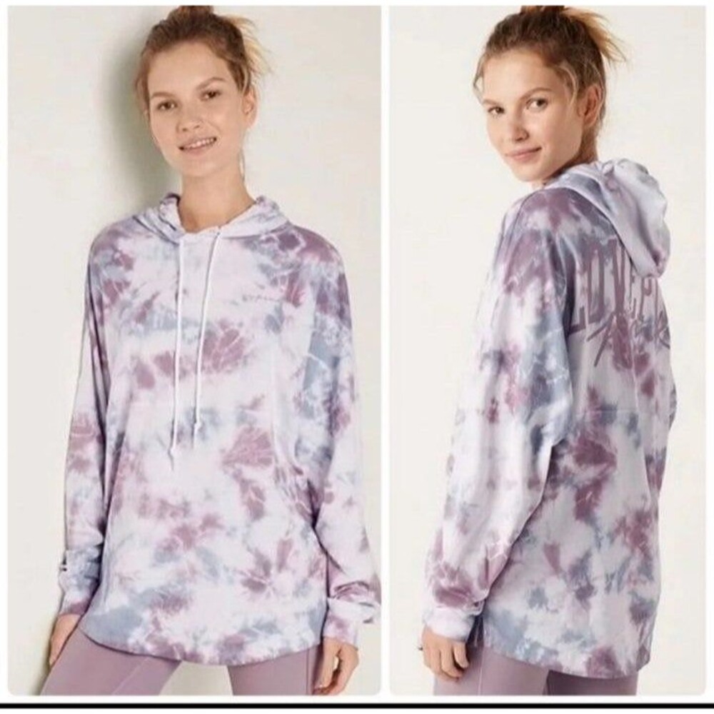 VS PINK Varsity Long Sleeve Pullover Tee Hoodie Lilac Blue Tie Dye L